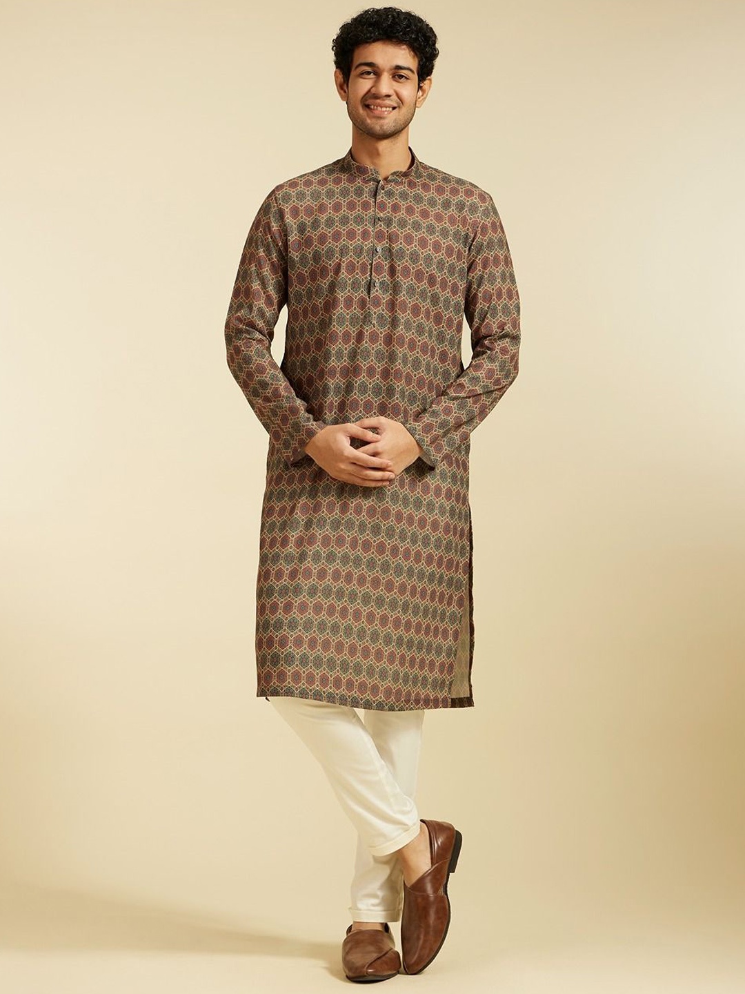 Diwas by Manyavar Ethnic Motifs Printed Mandarin Collar Straight Kurta, Olive
Diwas by Manyavar Ethnic Motifs Printed Mandarin Collar Straight Kurta, Olive