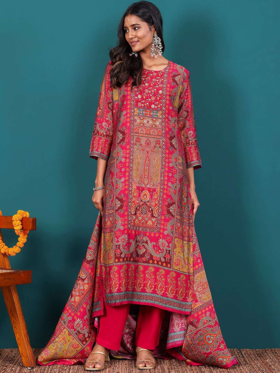 Chowkhat Ethnic Motifs Printed Regular Pure Cotton Straight Kurta with Trousers & Dupatta, Pink
Chowkhat Ethnic Motifs Printed Regular Pure Cotton Straight Kurta with Trousers & Dupatta, Pink
