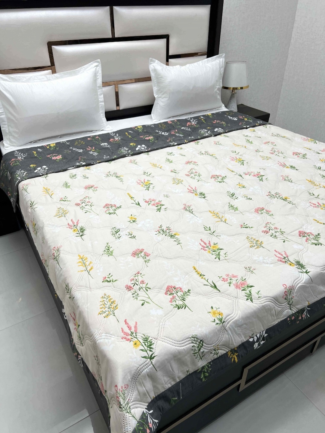 Pure Decor Doze Cream-Coloured Floral AC Room 210 GSM Reversible Double Bed Comforter
Pure Decor Doze Cream-Coloured Floral AC Room 210 GSM Reversible Double Bed Comforter
