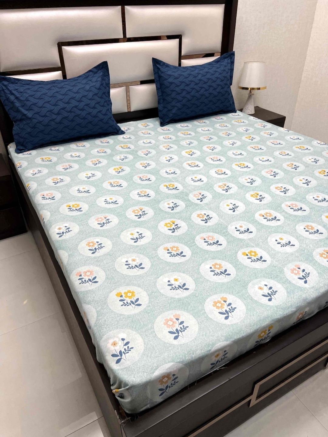 Pure Decor Manor Blue Floral Microfiber 300 TC Fitted King Bedsheet with 2 Pillow Covers
Pure Decor Manor Blue Floral Microfiber 300 TC Fitted King Bedsheet with 2 Pillow Covers