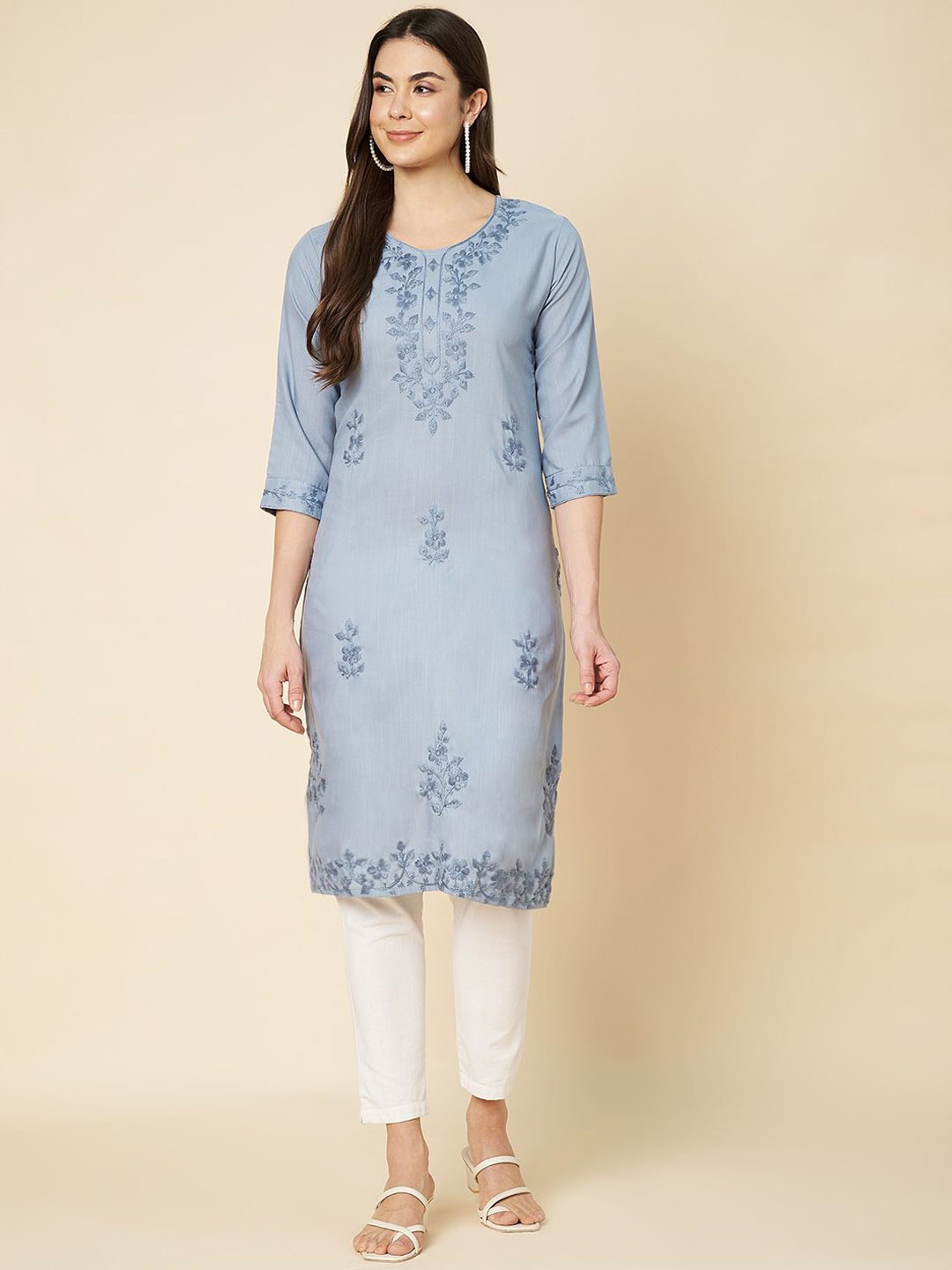 Ekasya Floral Embroidered Round Neck Three-Quarter Sleeves Chikankari Work Cotton Kurta, Grey
Ekasya Floral Embroidered Round Neck Three-Quarter Sleeves Chikankari Work Cotton Kurta, Grey