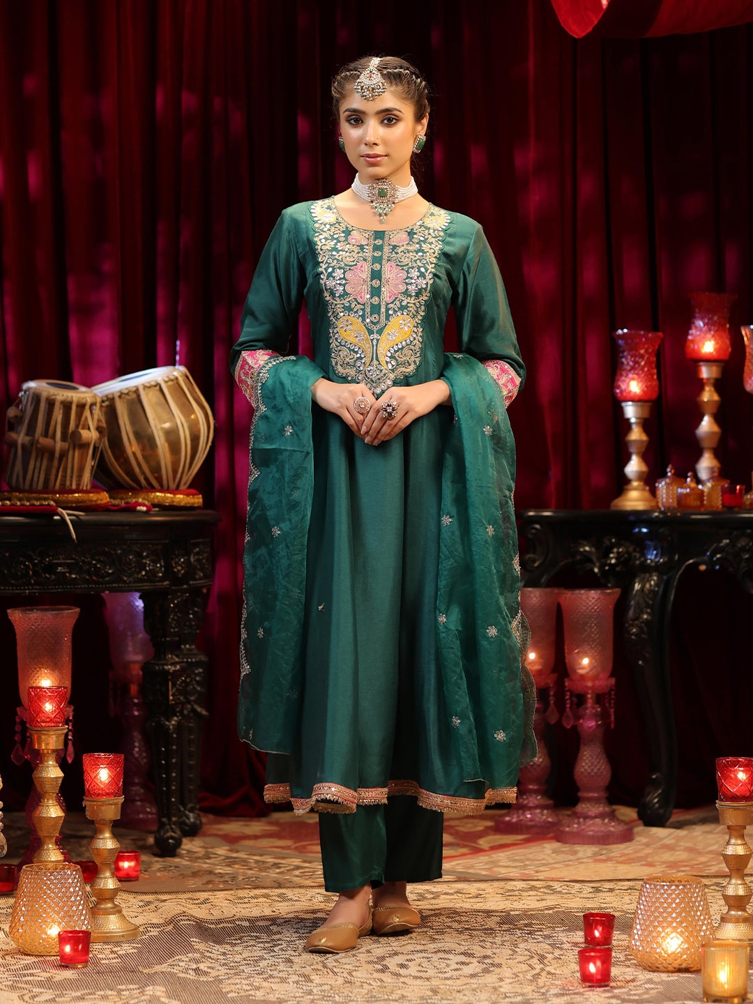 SCAKHI Ethnic Motifs Embroidered Sequinned Dupion Silk Kurta With Trousers &Dupatta, Green
SCAKHI Ethnic Motifs Embroidered Sequinned Dupion Silk Kurta With Trousers &Dupatta, Green