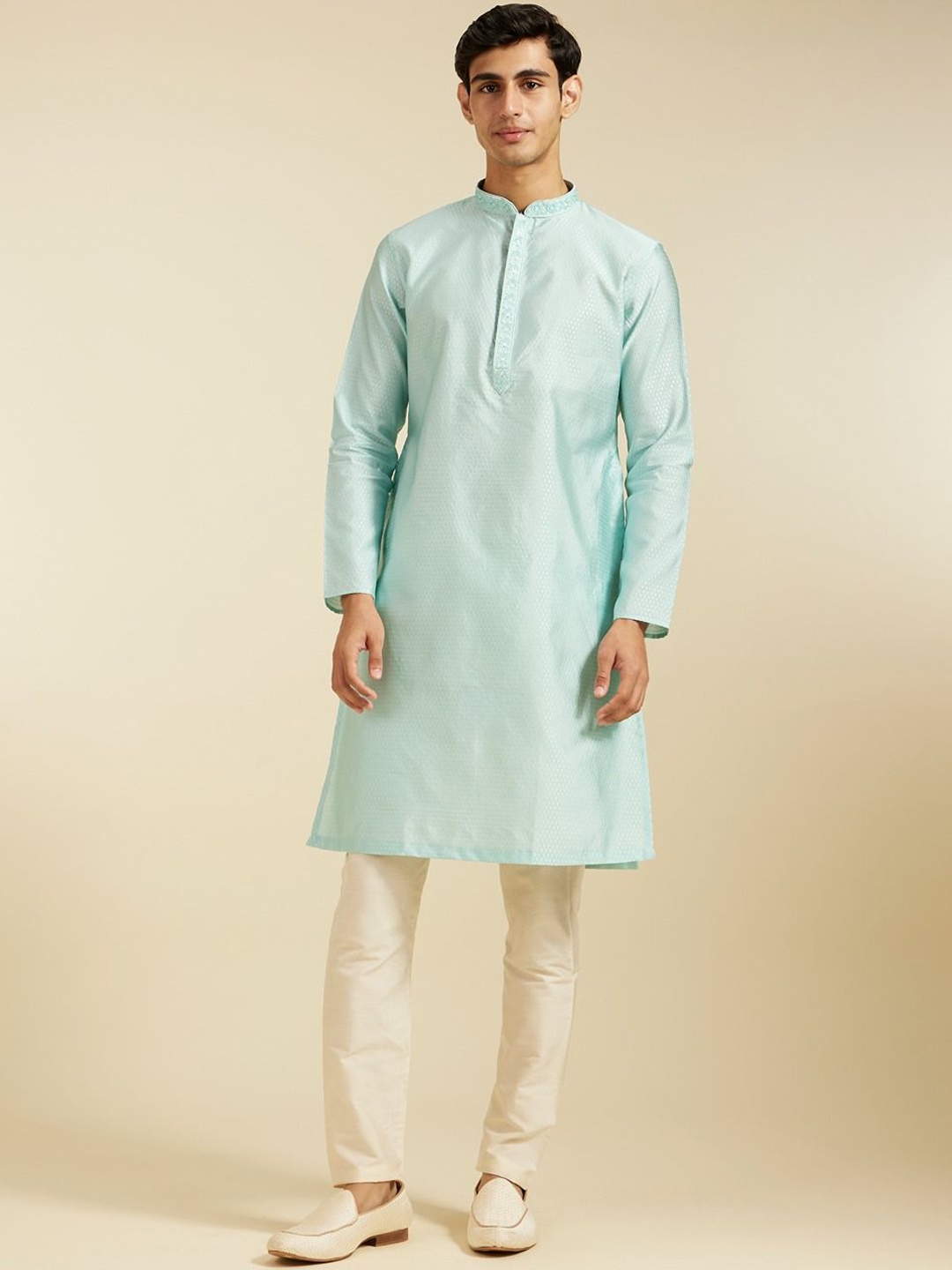 Diwas by Manyavar Ethnic Motifs Woven Design Thread Work Mandarin Collar Straight Kurta, Blue
Diwas by Manyavar Ethnic Motifs Woven Design Thread Work Mandarin Collar Straight Kurta, Blue