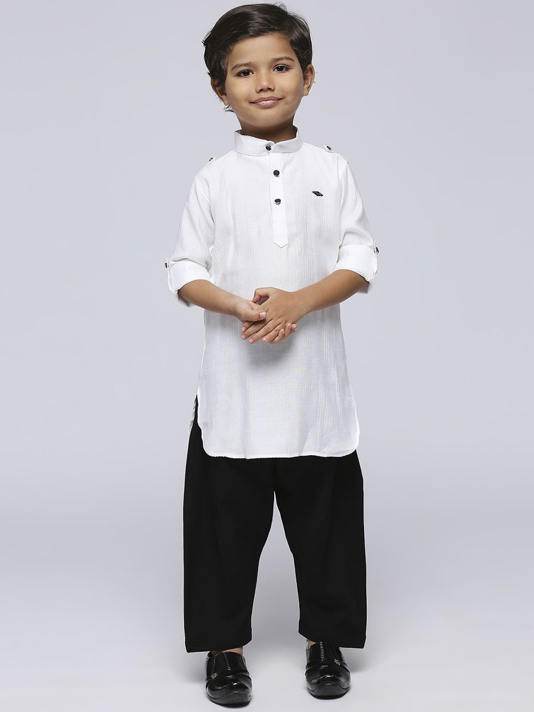 YK Boys Geometric Embroidered Thread Work Pure Cotton Pathani Kurta with Pyjamas, White
YK Boys Geometric Embroidered Thread Work Pure Cotton Pathani Kurta with Pyjamas, White