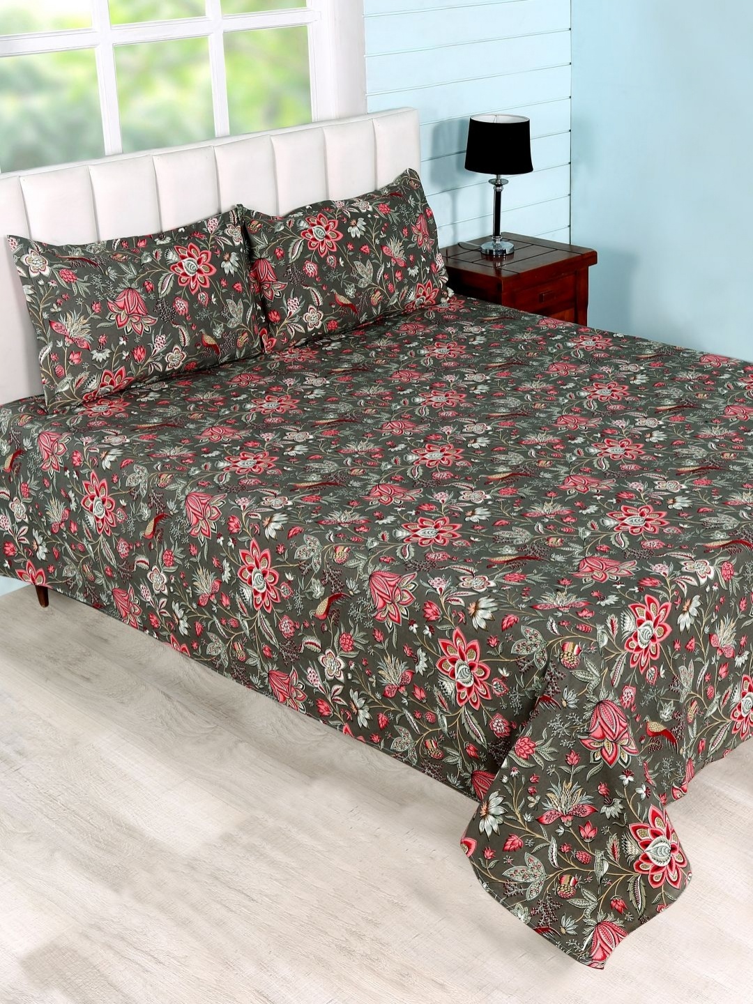 Soumya Grey & Red Ethnic Motifs 260 TC Pure Cotton Queen Bedsheet With 2 Pillow Covers
Soumya Grey & Red Ethnic Motifs 260 TC Pure Cotton Queen Bedsheet With 2 Pillow Covers