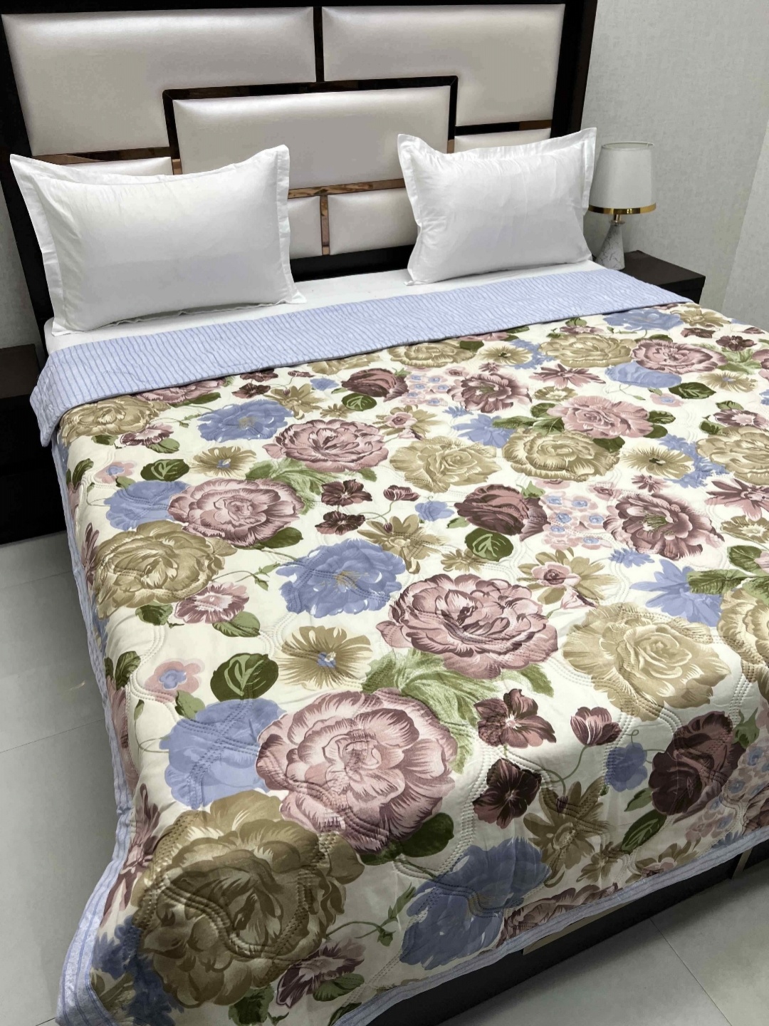 Pure Decor Doze White & Green Floral AC Room 350 GSM Reversible King Double Bed Comforter
Pure Decor Doze White & Green Floral AC Room 350 GSM Reversible King Double Bed Comforter