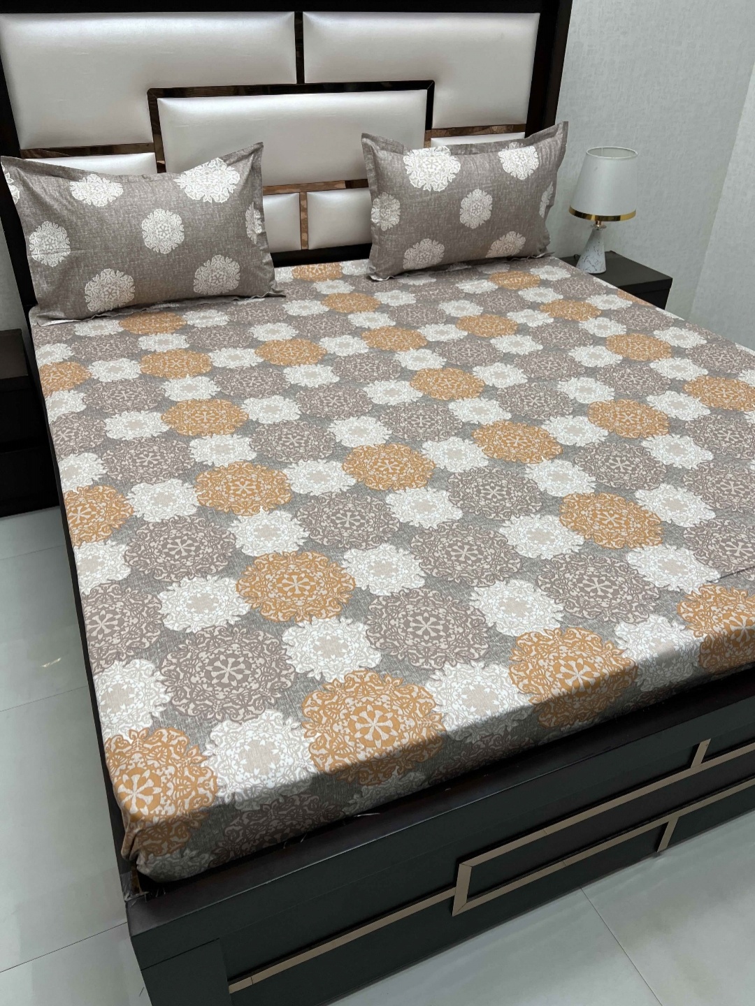 Pure Decor Brown & White Printed 220 TC Pure Cotton King Bedsheet with 2 Pillow Covers
Pure Decor Brown & White Printed 220 TC Pure Cotton King Bedsheet with 2 Pillow Covers