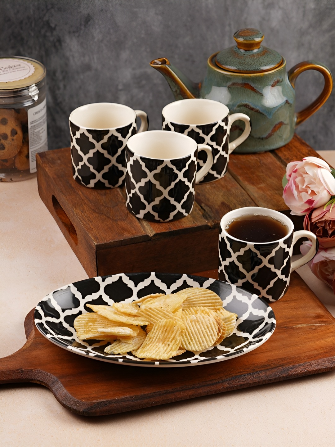 Aura Black & White 7 Pieces Printed Ceramic Glossy Mugs With Tray & Gift Hamper Box
Aura Black & White 7 Pieces Printed Ceramic Glossy Mugs With Tray & Gift Hamper Box