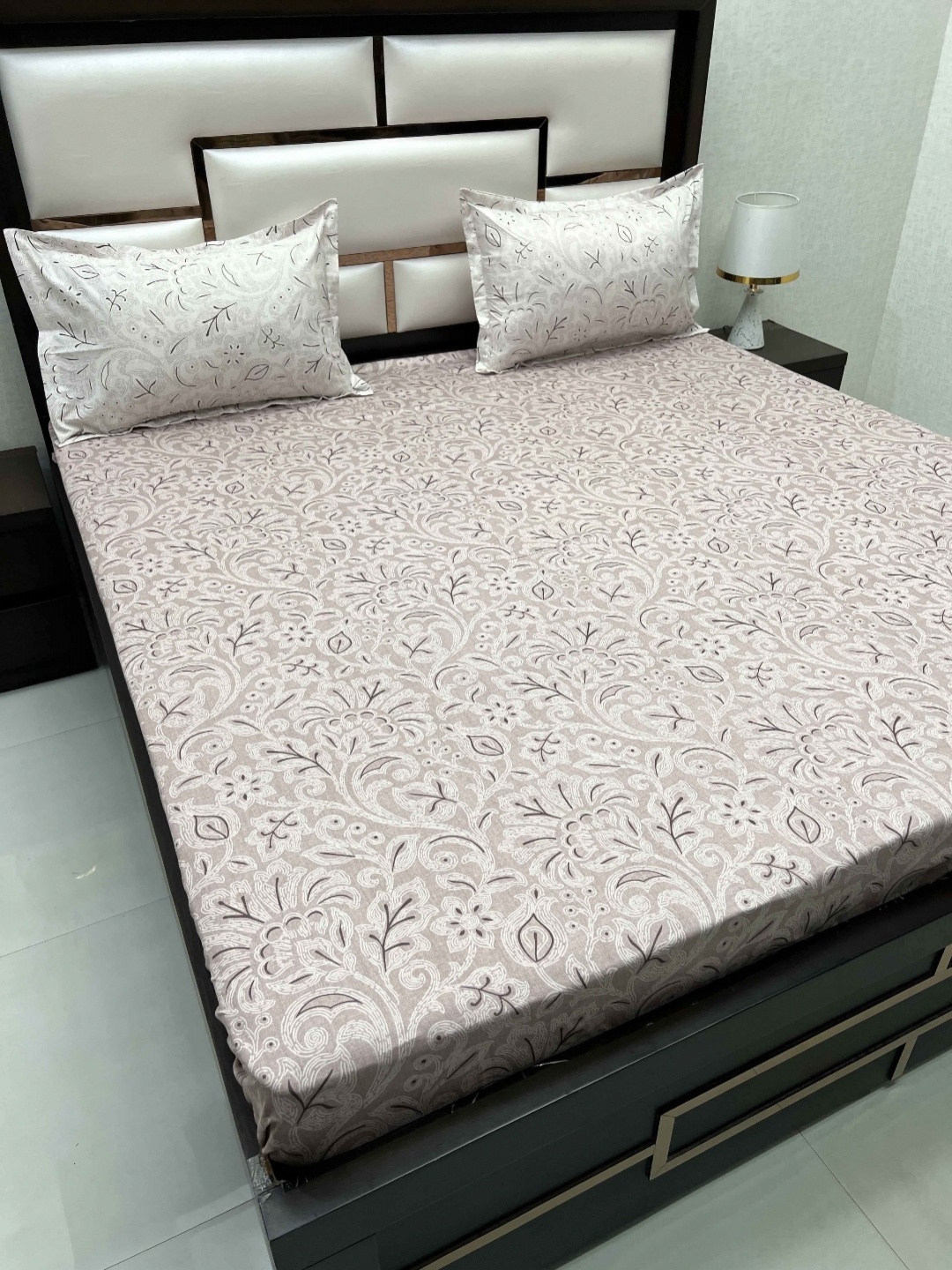 Pure Decor Cotton King Size Double Bedsheet With 2 Pillow Covers 2.74m X 2.74m, Peach
Pure Decor Cotton King Size Double Bedsheet With 2 Pillow Covers 2.74m X 2.74m, Peach