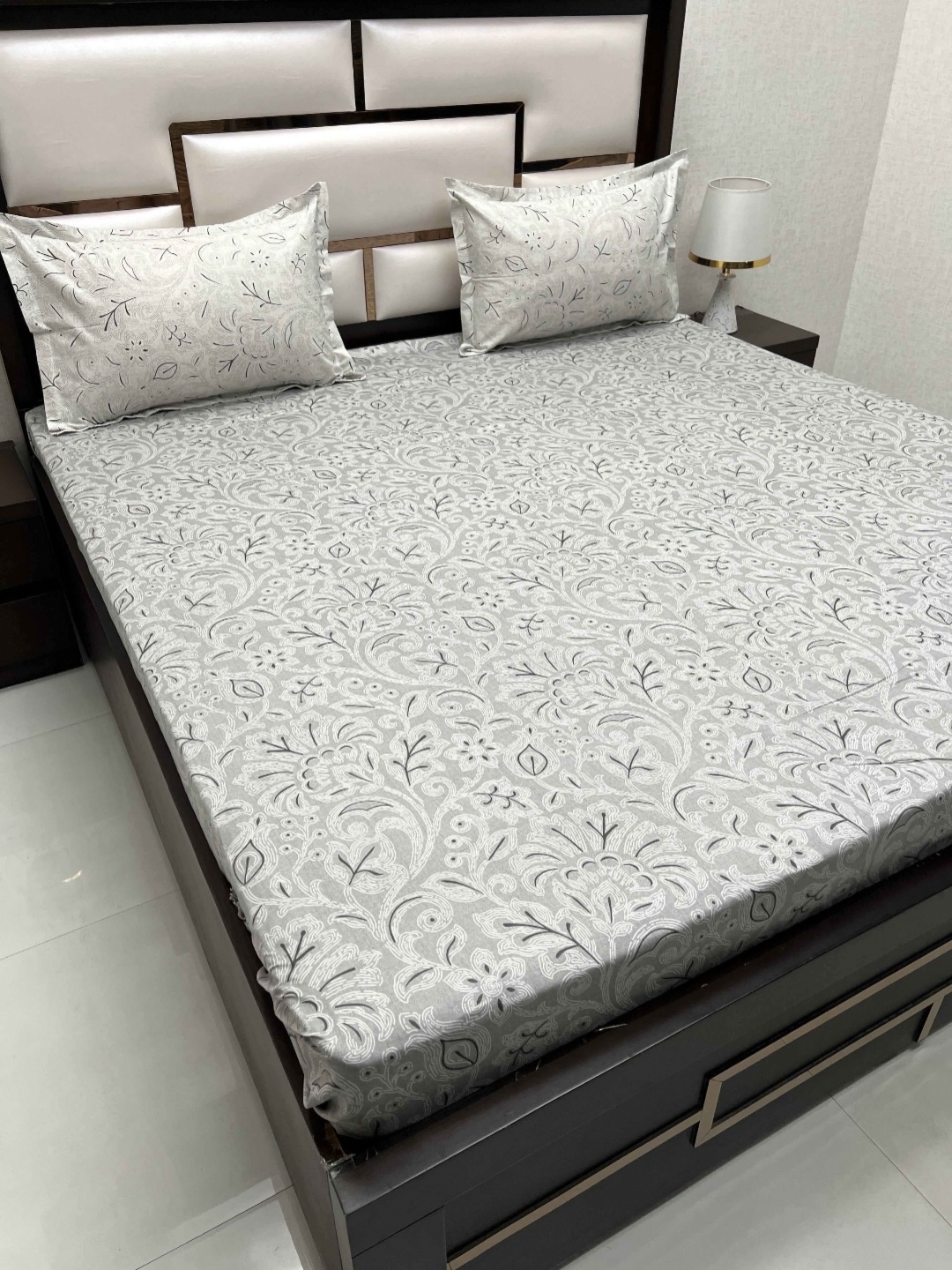 Pure Decor Lifestyle Grey & White Floral 380 TC Cotton King Bedsheet With 2 Pillow Covers
Pure Decor Lifestyle Grey & White Floral 380 TC Cotton King Bedsheet With 2 Pillow Covers