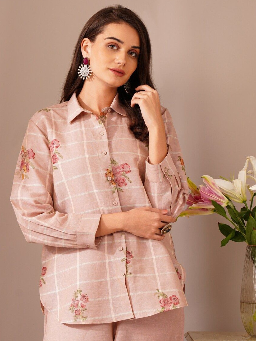 JAYPORE Women Standard Spread Collar Floral Printed Cotton Linen Casual Shirt, Peach
JAYPORE Women Standard Spread Collar Floral Printed Cotton Linen Casual Shirt, Peach