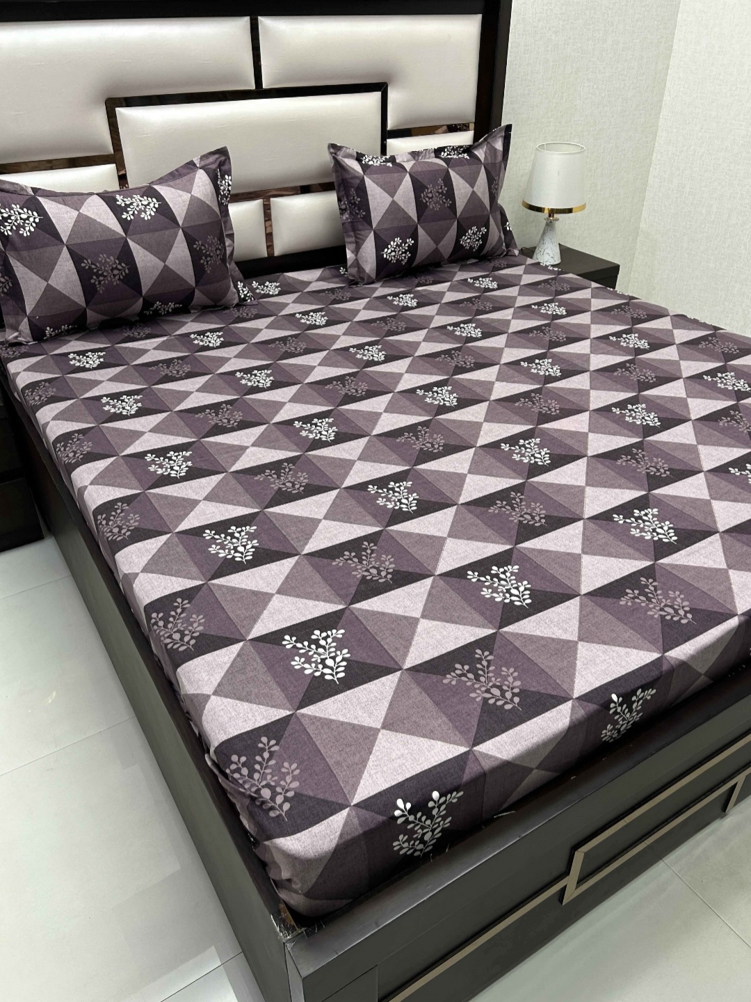 Pure Decor Velar Sib Purple Geometric Printed Cotton 400TC King Bedsheet & 2 Pillow Covers
Pure Decor Velar Sib Purple Geometric Printed Cotton 400TC King Bedsheet & 2 Pillow Covers