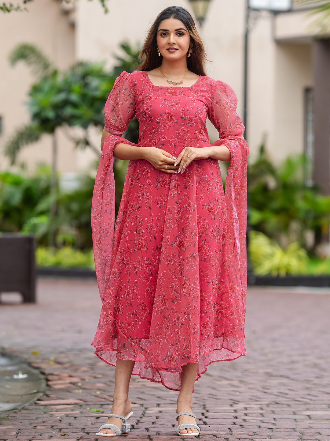 Ekta Textiles Floral Printed Square Neck Georgette Maxi Ethnic Dresses With Dupatta, Coral
Ekta Textiles Floral Printed Square Neck Georgette Maxi Ethnic Dresses With Dupatta, Coral