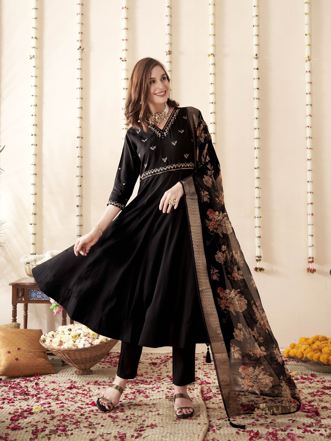 Anouk Floral Embroidered V-Neck Mirror Work Anarkali Kurta & Trousers With Dupatta, Black
Anouk Floral Embroidered V-Neck Mirror Work Anarkali Kurta & Trousers With Dupatta, Black