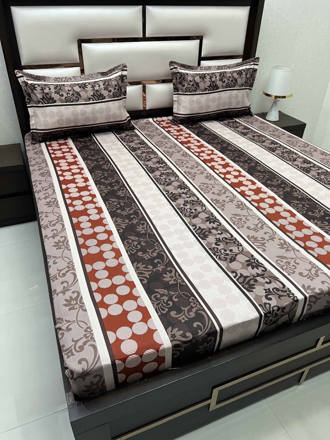Pure Decor Cotton Queen Size Double Bed Bedsheet With 2 Pillow Covers 2.28m X 2.54m, Purple
Pure Decor Cotton Queen Size Double Bed Bedsheet With 2 Pillow Covers 2.28m X 2.54m, Purple