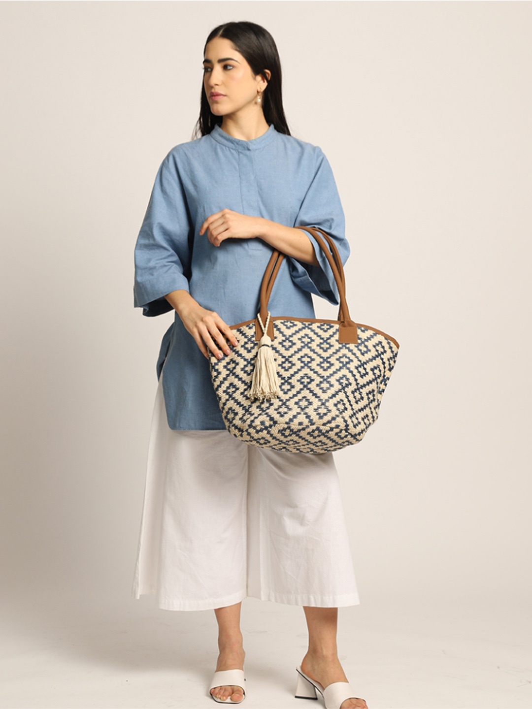 INDIVIDUAL DESIGN Aztec Pattern Jacquard Weave Cotton Blend Structured Handbag, Blue
INDIVIDUAL DESIGN Aztec Pattern Jacquard Weave Cotton Blend Structured Handbag, Blue