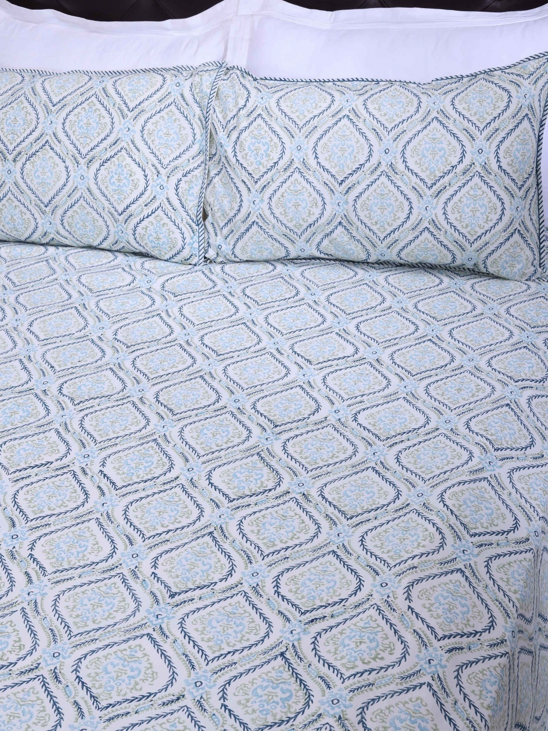 SHAHENAZ Parvati Damask Jaal Turquoise Blue120 TC King Bedsheet with 2 Pillow Covers, Turquoise blue
SHAHENAZ Parvati Damask Jaal Turquoise Blue120 TC King Bedsheet with 2 Pillow Covers, Turquoise blue