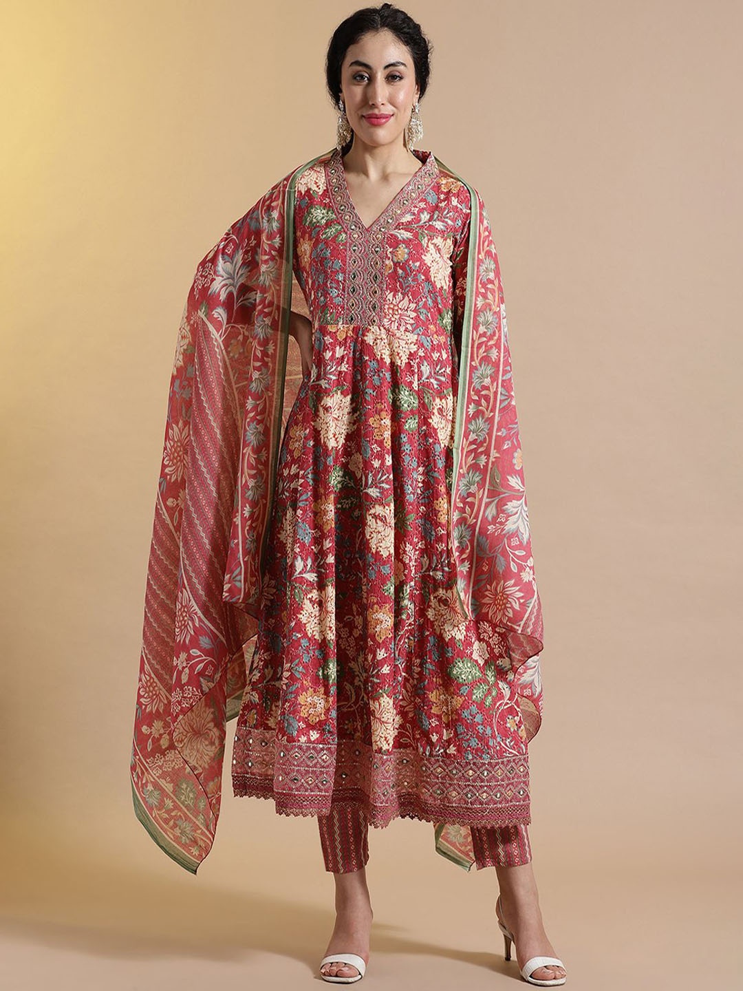 STYLEBAAZI Women Floral Embroidered Thread Work Pure Cotton Kurta with Trousers & Dupatta, Maroon
STYLEBAAZI Women Floral Embroidered Thread Work Pure Cotton Kurta with Trousers & Dupatta, Maroon