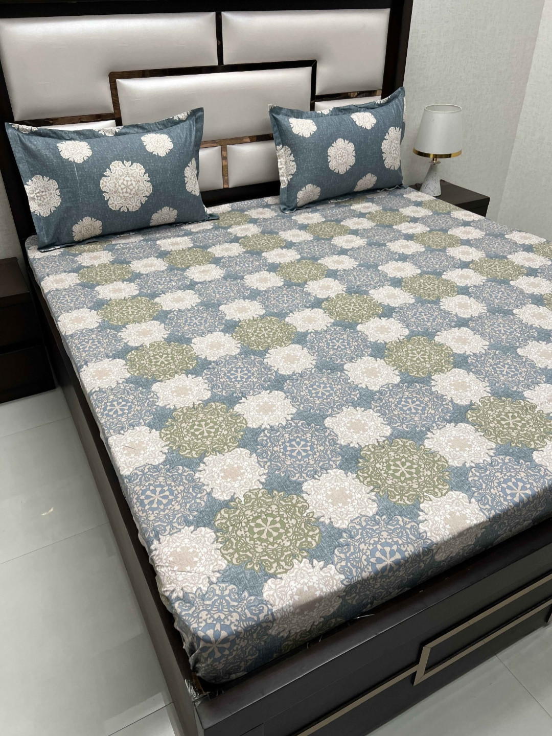 Pure Decor Llifestyle White Ethnic Printed Cotton 380 TC King Bedsheet & 2 Pillow Covers
Pure Decor Llifestyle White Ethnic Printed Cotton 380 TC King Bedsheet & 2 Pillow Covers