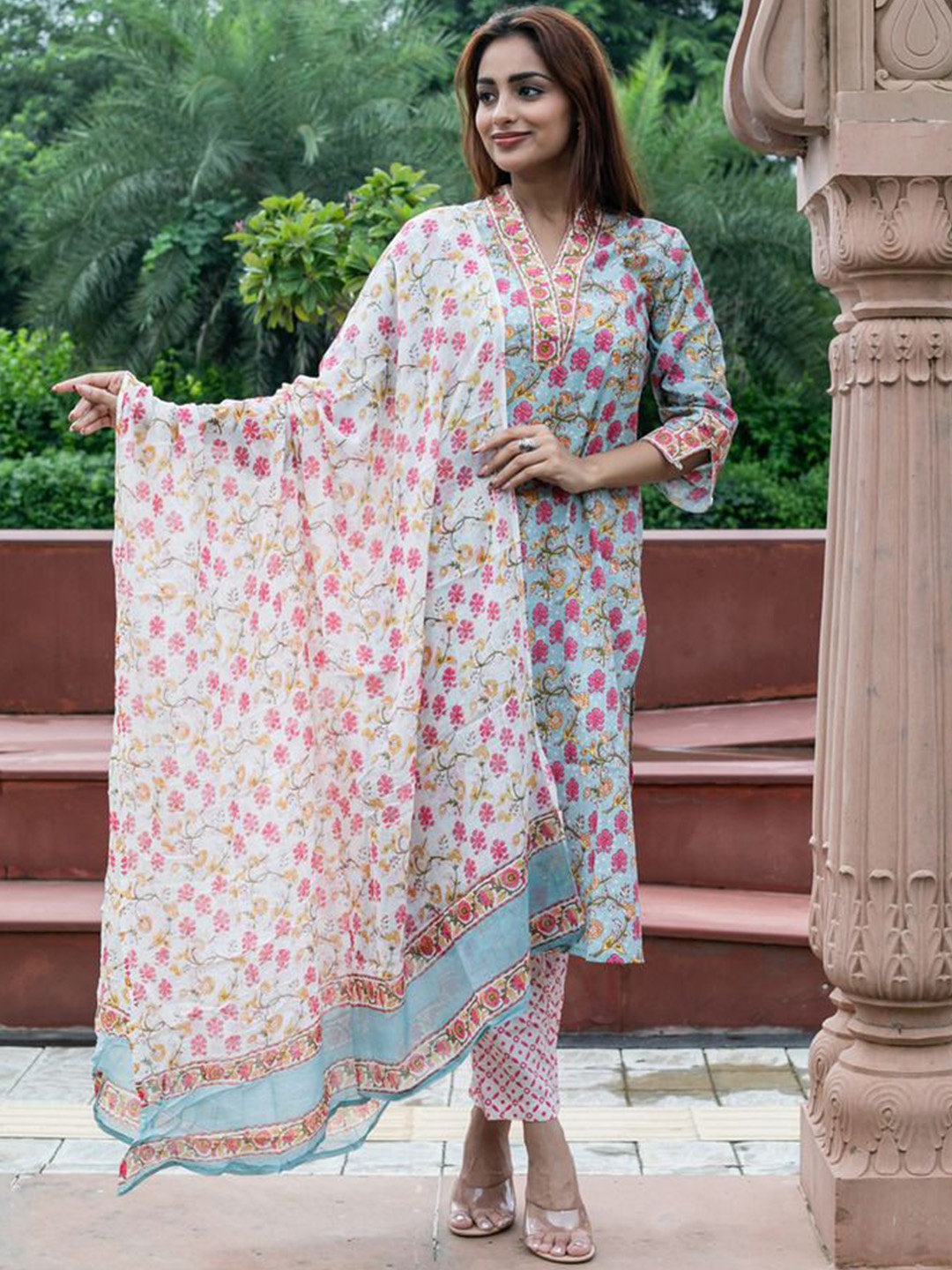 Angvarnika Floral Printed V-Neck Pure Cotton Straight Kurta & Trousers With Dupatta, Blue
Angvarnika Floral Printed V-Neck Pure Cotton Straight Kurta & Trousers With Dupatta, Blue