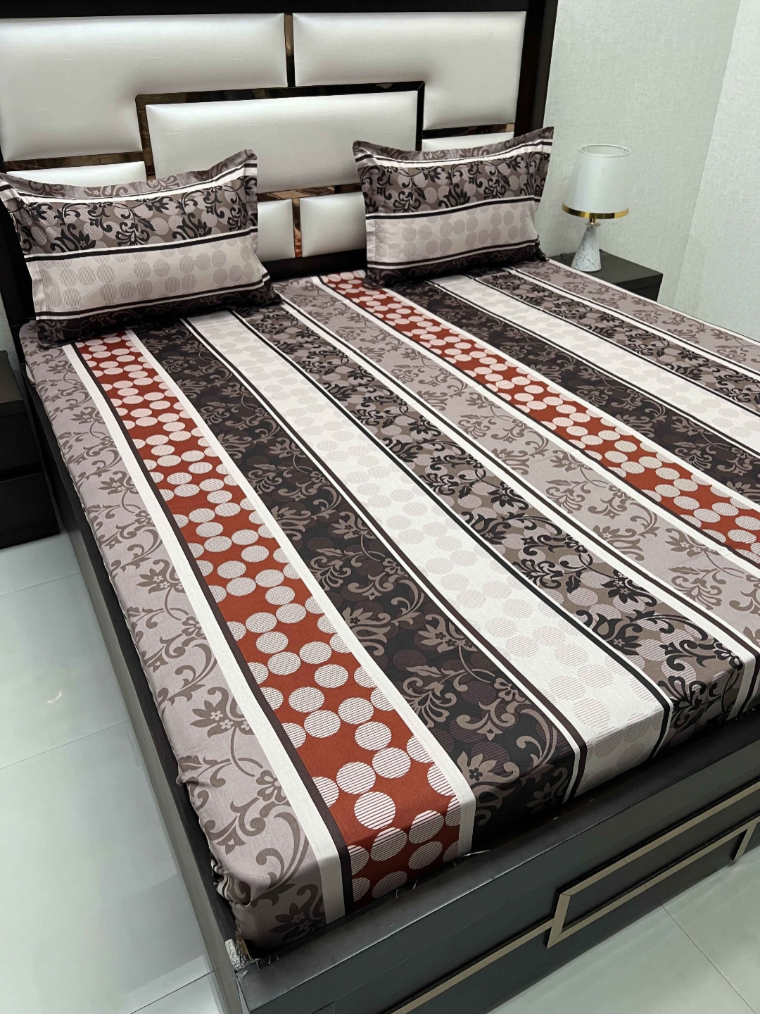 Pure Decor Cotton Queen Size Double Bed Bedsheet With 2 Pillow Covers 2.28m X 2.54m, Purple
Pure Decor Cotton Queen Size Double Bed Bedsheet With 2 Pillow Covers 2.28m X 2.54m, Purple