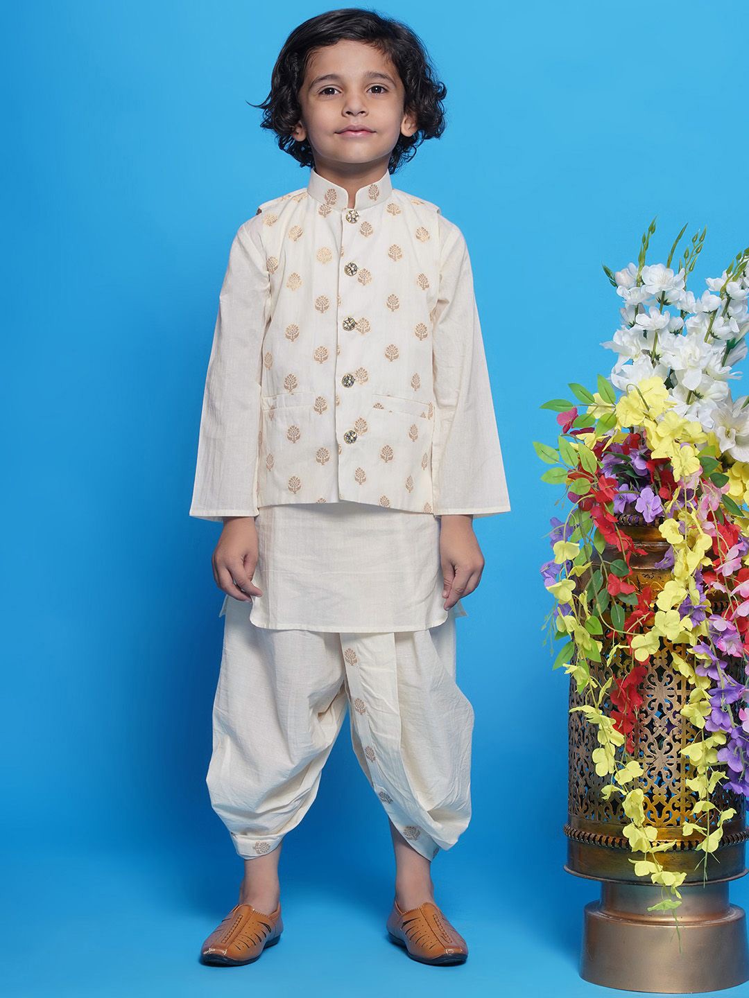Little Bansi Boys Mandarin Collar Pure Cotton Kurta with Dhoti Pant & Nehru Jacket, Cream
Little Bansi Boys Mandarin Collar Pure Cotton Kurta with Dhoti Pant & Nehru Jacket, Cream