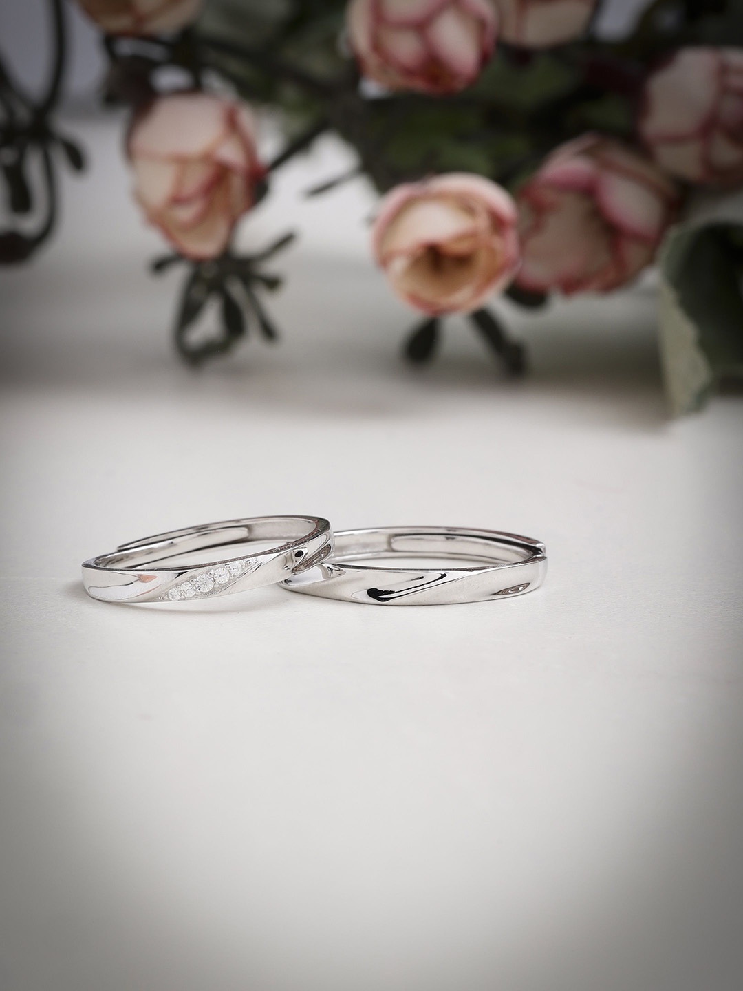 DIAVO Set Of 2 925 Sterling Silver Rhodium Plated Stones Studded Couple Finger Rings
DIAVO Set Of 2 925 Sterling Silver Rhodium Plated Stones Studded Couple Finger Rings