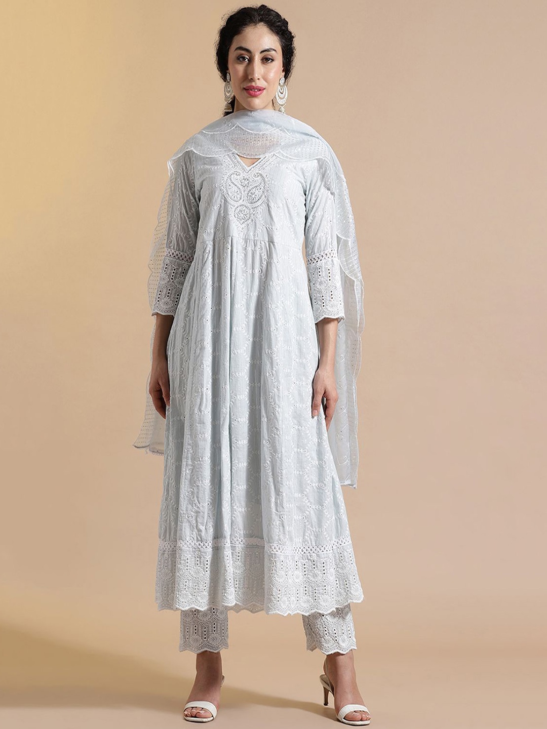 STYLEBAAZI Women Floral Embroidered Thread Work Pure Cotton Kurta with Palazzos & Dupatta, White
STYLEBAAZI Women Floral Embroidered Thread Work Pure Cotton Kurta with Palazzos & Dupatta, White