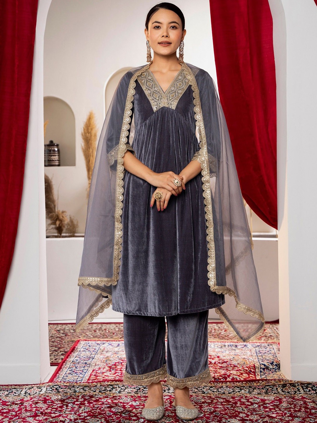 AASK Ethnic Motifs Embroidered Sequinned Velvet Kurta With Trousers & Dupatta, Silver
AASK Ethnic Motifs Embroidered Sequinned Velvet Kurta With Trousers & Dupatta, Silver