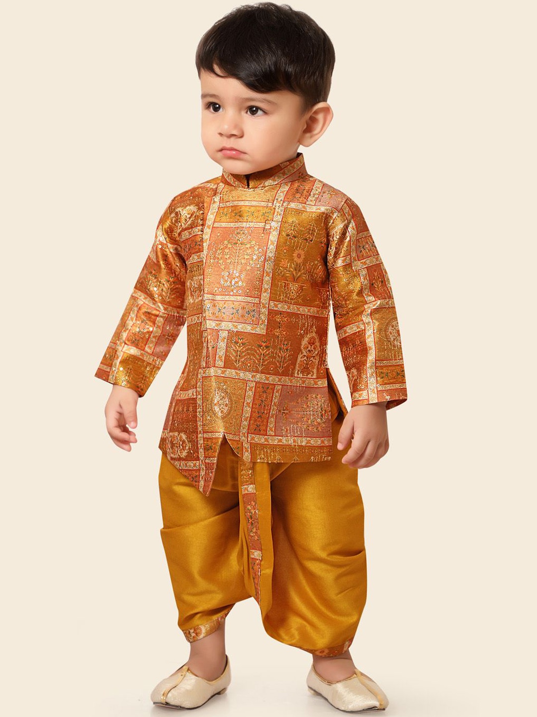 Ethniks Neu-Ron Boys Floral Printed Straight Chanderi Silk Kurta With Dhoti Pants, Mustard
Ethniks Neu-Ron Boys Floral Printed Straight Chanderi Silk Kurta With Dhoti Pants, Mustard