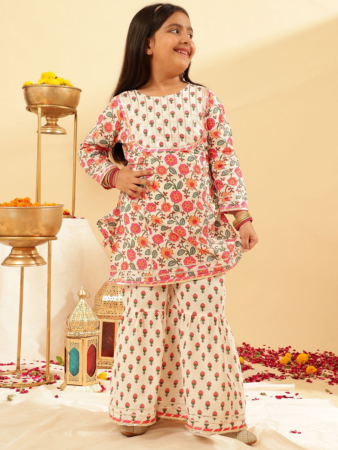 BANDIA Girls Floral Printed Panelled Gotta Patti Pure Cotton Straight Kurti with Sharara, Cream
BANDIA Girls Floral Printed Panelled Gotta Patti Pure Cotton Straight Kurti with Sharara, Cream