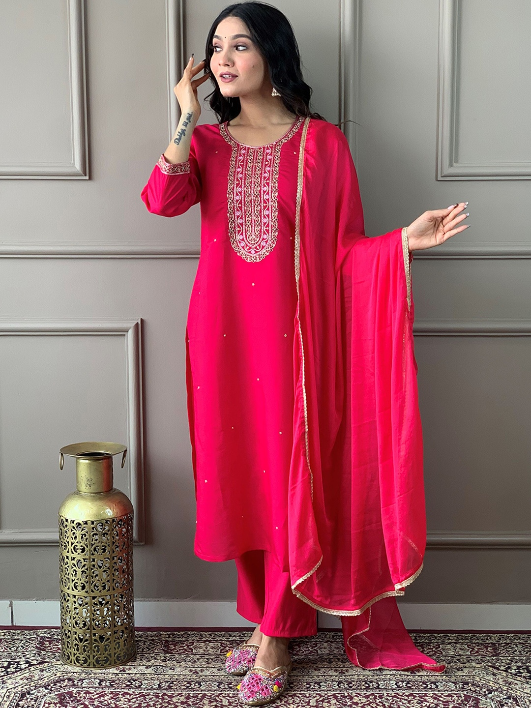 KALINI Embroidered Regular Thread Work Chanderi Silk Straight Kurta with Trouser & Dupatta, Pink
KALINI Embroidered Regular Thread Work Chanderi Silk Straight Kurta with Trouser & Dupatta, Pink