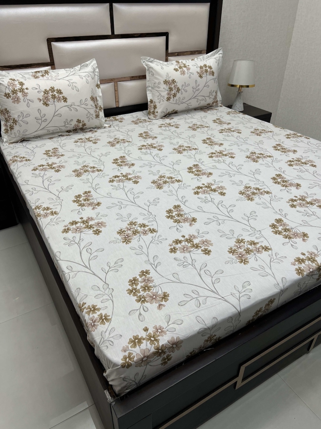 Pure Decor Villa White Floral Printed Pure Cotton 400 TC King Bedsheet & 2 Pillow Covers
Pure Decor Villa White Floral Printed Pure Cotton 400 TC King Bedsheet & 2 Pillow Covers