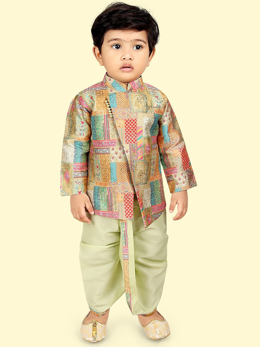 Ethniks Neu-Ron Boys Printed Straight Chanderi Silk Kurta with Dhoti Pants, Green
Ethniks Neu-Ron Boys Printed Straight Chanderi Silk Kurta with Dhoti Pants, Green