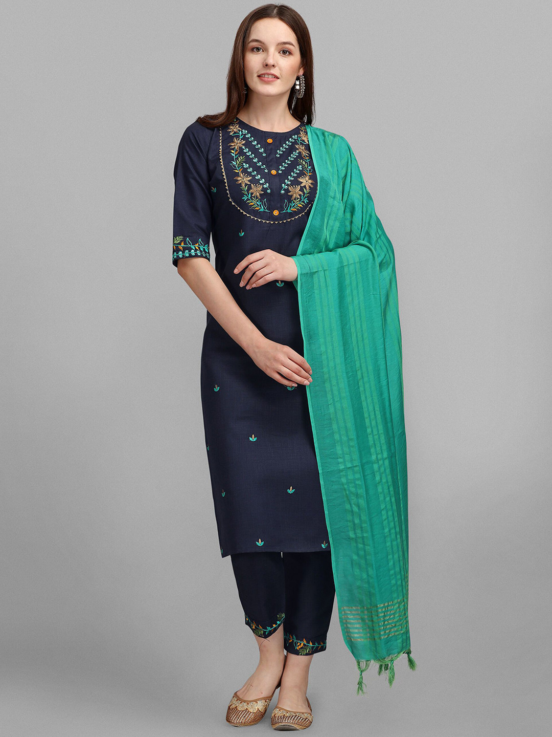 VredeVogel Ethnic Motifs Embroidered Straight Kurta & Trousers With Dupatta, Navy blue
VredeVogel Ethnic Motifs Embroidered Straight Kurta & Trousers With Dupatta, Navy blue