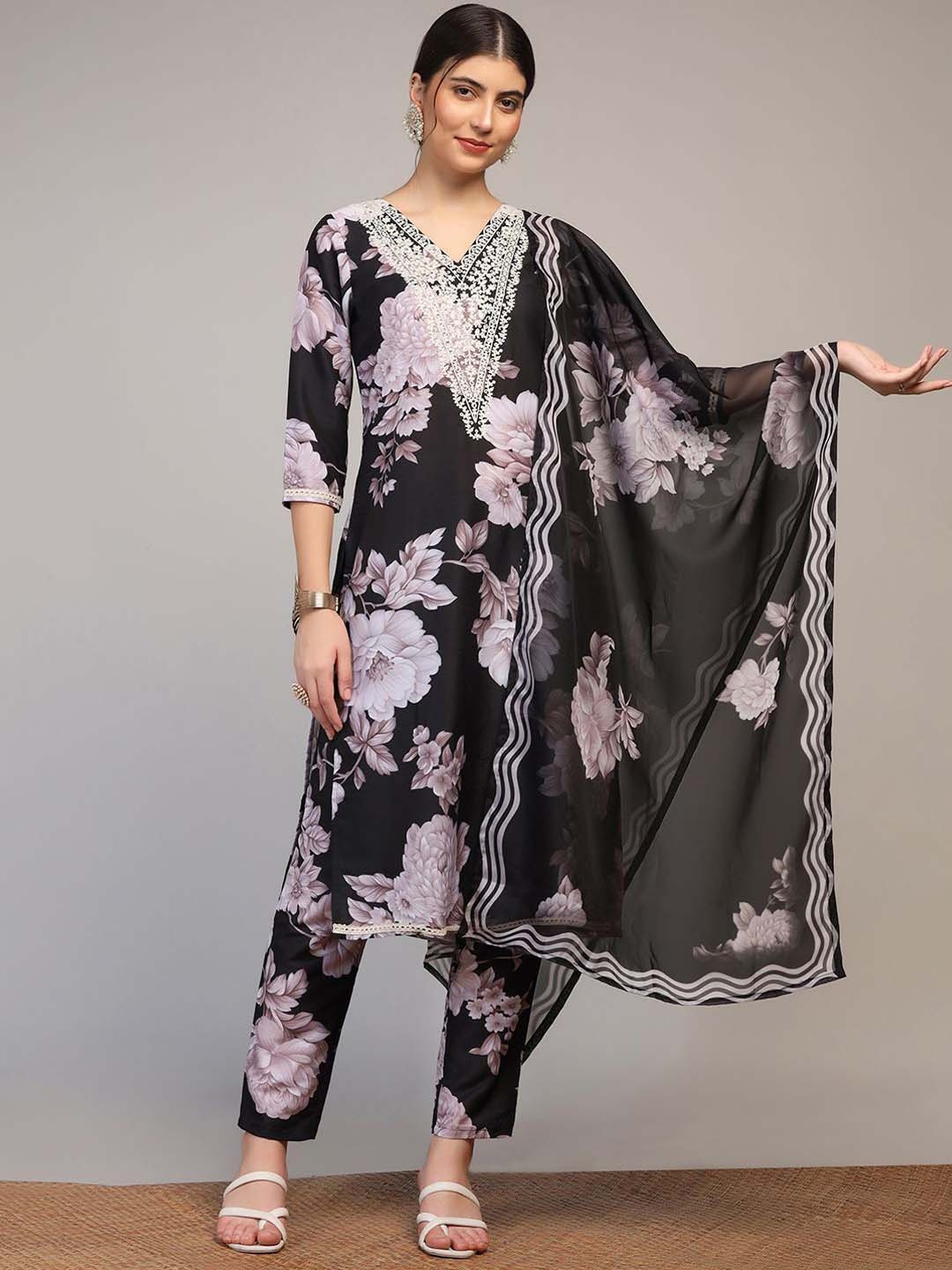 BAESD Floral Printed Sequinned Detail Regular Straight Kurta with Salwar & Dupatta, Black
BAESD Floral Printed Sequinned Detail Regular Straight Kurta with Salwar & Dupatta, Black