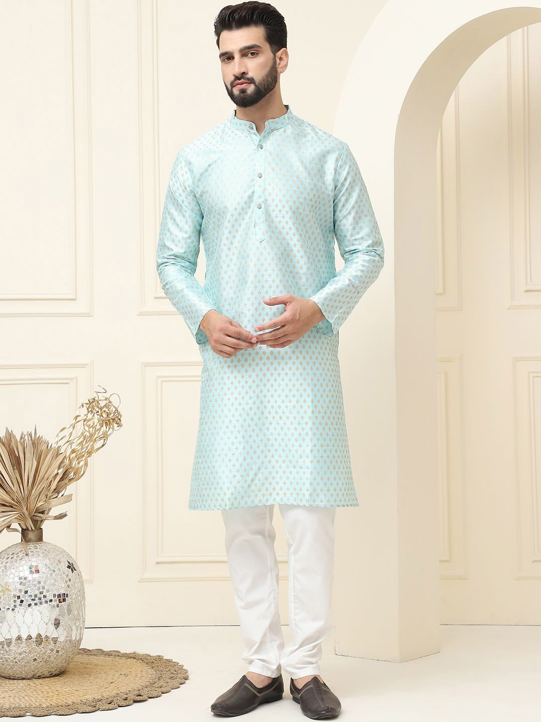 SOJANYA Ethnic Motifs Printed Mandarin Collar Silk Cotton Straight Kurta with Pyjamas, Blue
SOJANYA Ethnic Motifs Printed Mandarin Collar Silk Cotton Straight Kurta with Pyjamas, Blue