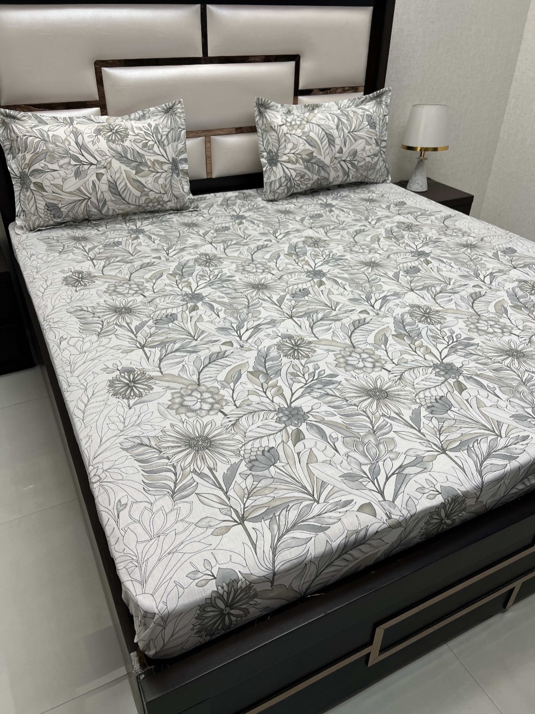 Pure Decor Villa Grey Floral Printed Pure Cotton 330 TC King Bedsheet & 2 Pillow Covers
Pure Decor Villa Grey Floral Printed Pure Cotton 330 TC King Bedsheet & 2 Pillow Covers