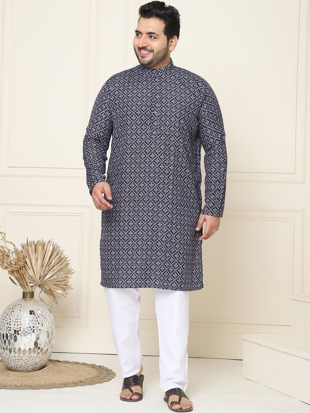 SOJANYA PLUS Ethnic Motifs Printed Mandarin Collar Pure Cotton Straight Kurta with Pyjamas, Grey
SOJANYA PLUS Ethnic Motifs Printed Mandarin Collar Pure Cotton Straight Kurta with Pyjamas, Grey