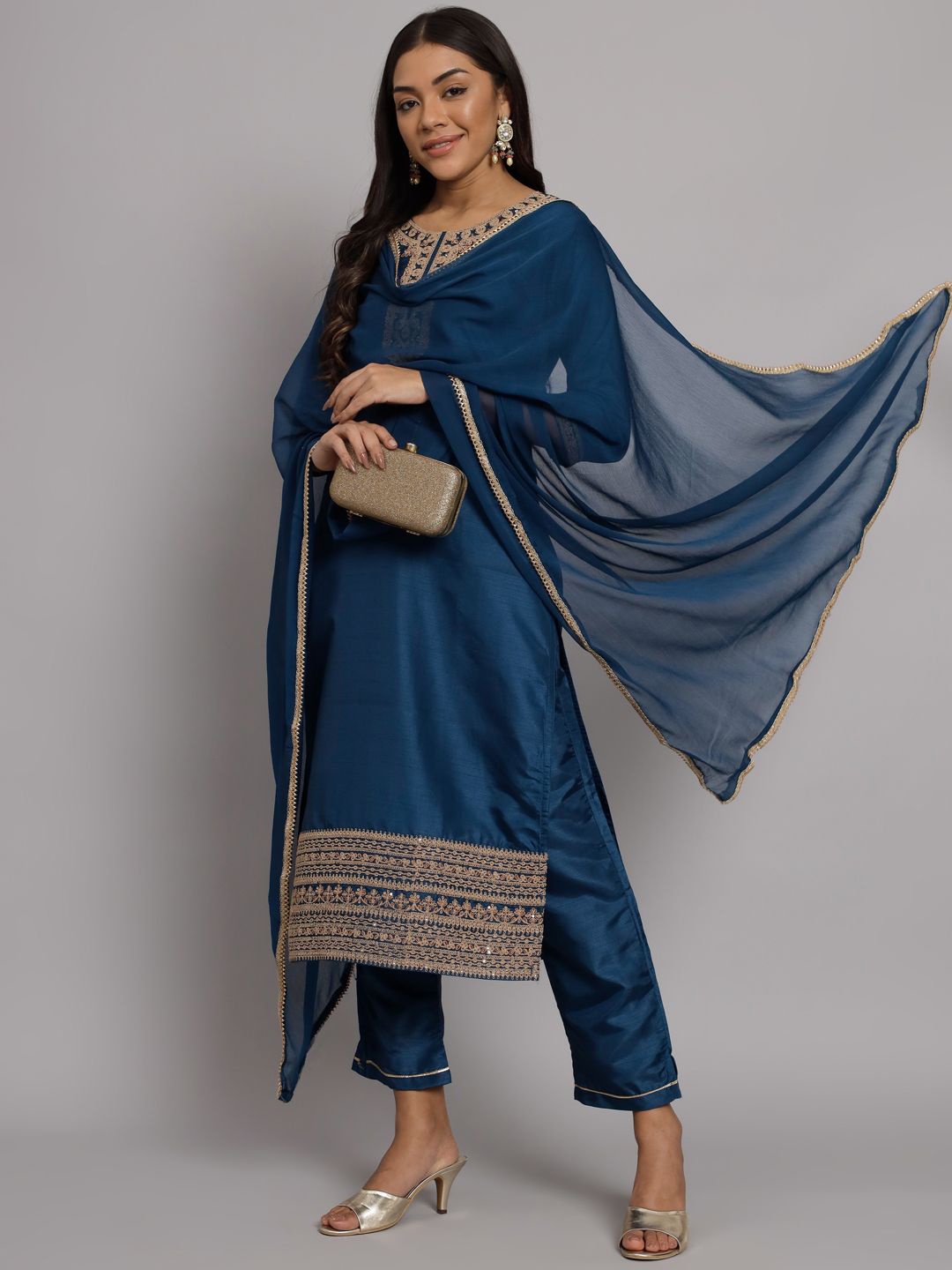 VredeVogel Ethnic Motifs Embroidered Sequinned Straight Kurta & Trousers With Dupatta, Teal
VredeVogel Ethnic Motifs Embroidered Sequinned Straight Kurta & Trousers With Dupatta, Teal