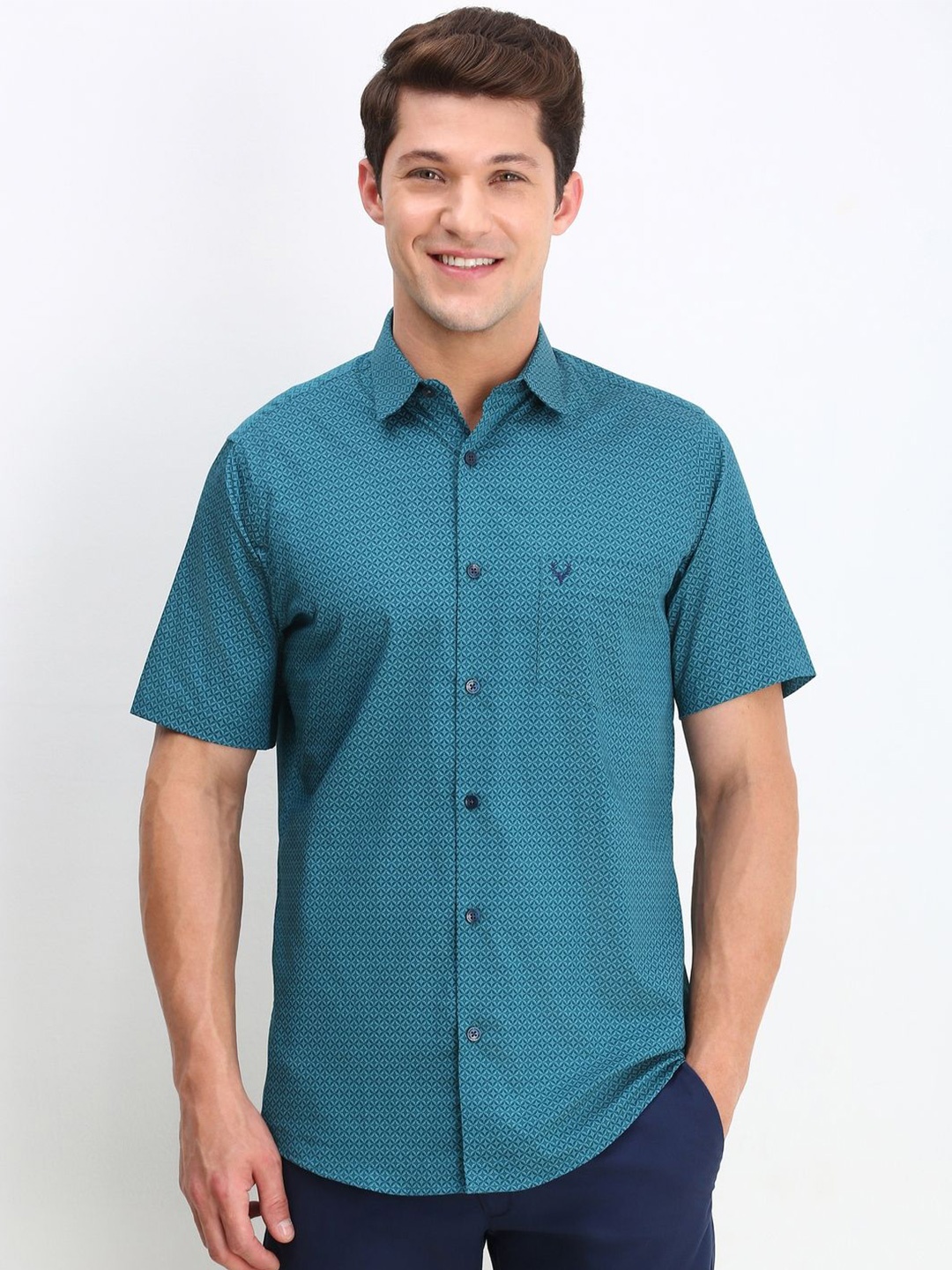 Allen Solly Men Spread Collar Micro Ditsy Printed Cotton Slim Fit Casual Shirt, Blue
Allen Solly Men Spread Collar Micro Ditsy Printed Cotton Slim Fit Casual Shirt, Blue