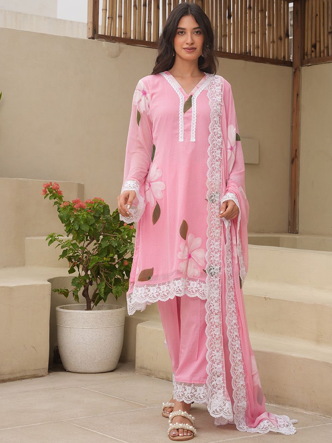 OneWe Floral Printed Thread Work Silk Georgette Straight Kurta with Trousers & Dupatta, Pink
OneWe Floral Printed Thread Work Silk Georgette Straight Kurta with Trousers & Dupatta, Pink