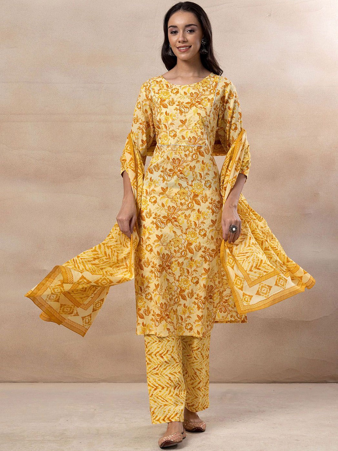 INDYA Floral Printed Round Neck Pure Cotton Straight Kurta & Trousers With Dupatta, Yellow
INDYA Floral Printed Round Neck Pure Cotton Straight Kurta & Trousers With Dupatta, Yellow