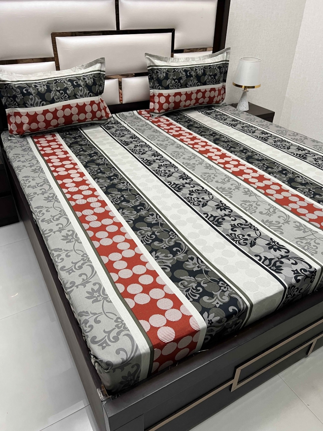 Pure Decor Passion Fur Black Floral 250 TC Cotton Queen Bedsheet With 2 Pillow Covers
Pure Decor Passion Fur Black Floral 250 TC Cotton Queen Bedsheet With 2 Pillow Covers