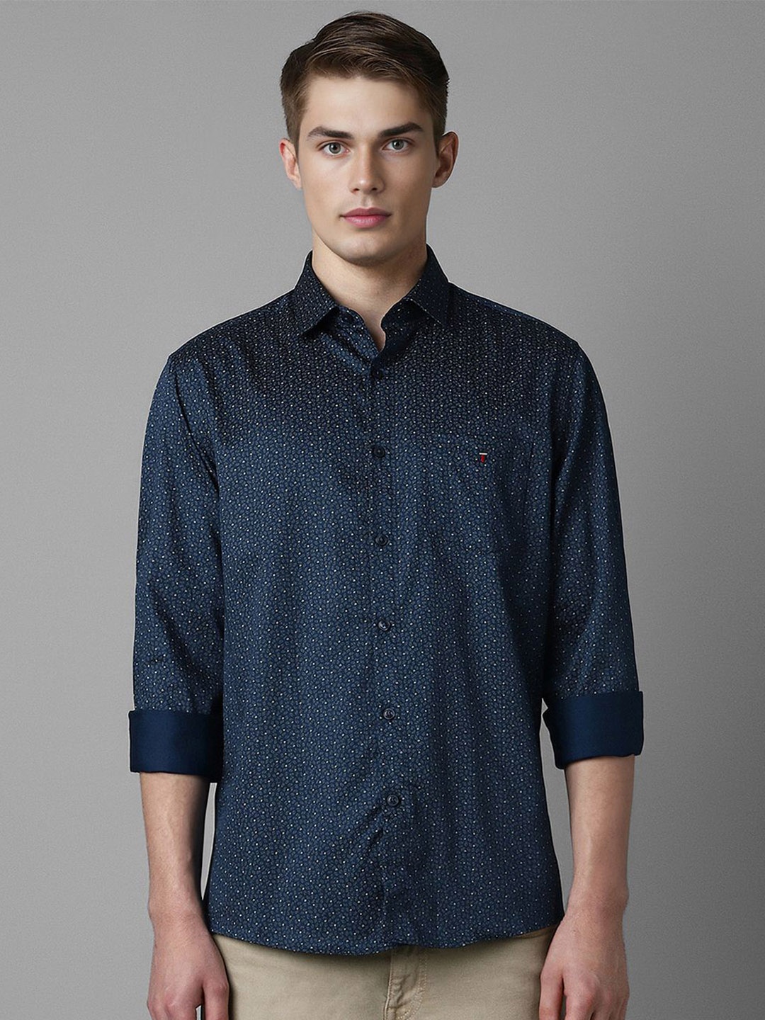 Louis Philippe Sport Men Spread Collar Micro Ditsy Printed Cotton Slim Fit Casual Shirt, Navy blue
Louis Philippe Sport Men Spread Collar Micro Ditsy Printed Cotton Slim Fit Casual Shirt, Navy blue