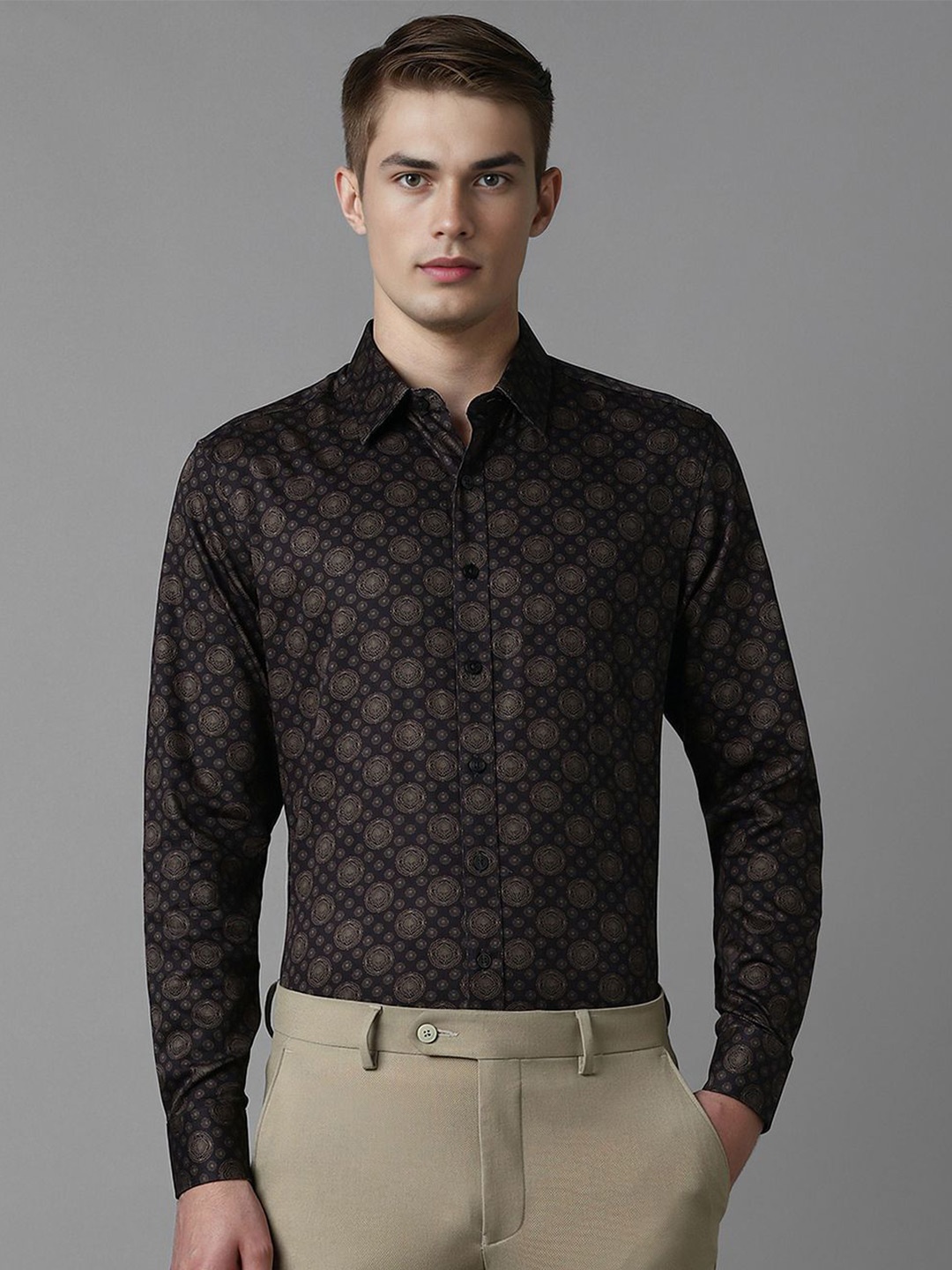 Louis Philippe Men Spread Collar Ethnic Motifs Printed Cotton Slim Fit Formal Shirt, Black
Louis Philippe Men Spread Collar Ethnic Motifs Printed Cotton Slim Fit Formal Shirt, Black