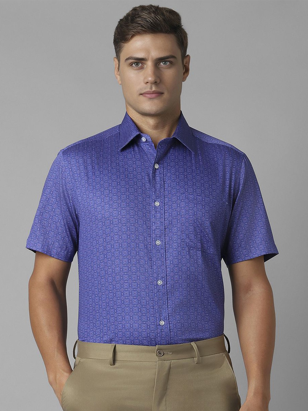 Louis Philippe Men Classic Spread Collar Textured Printed Cotton Formal Shirt, Blue
Louis Philippe Men Classic Spread Collar Textured Printed Cotton Formal Shirt, Blue