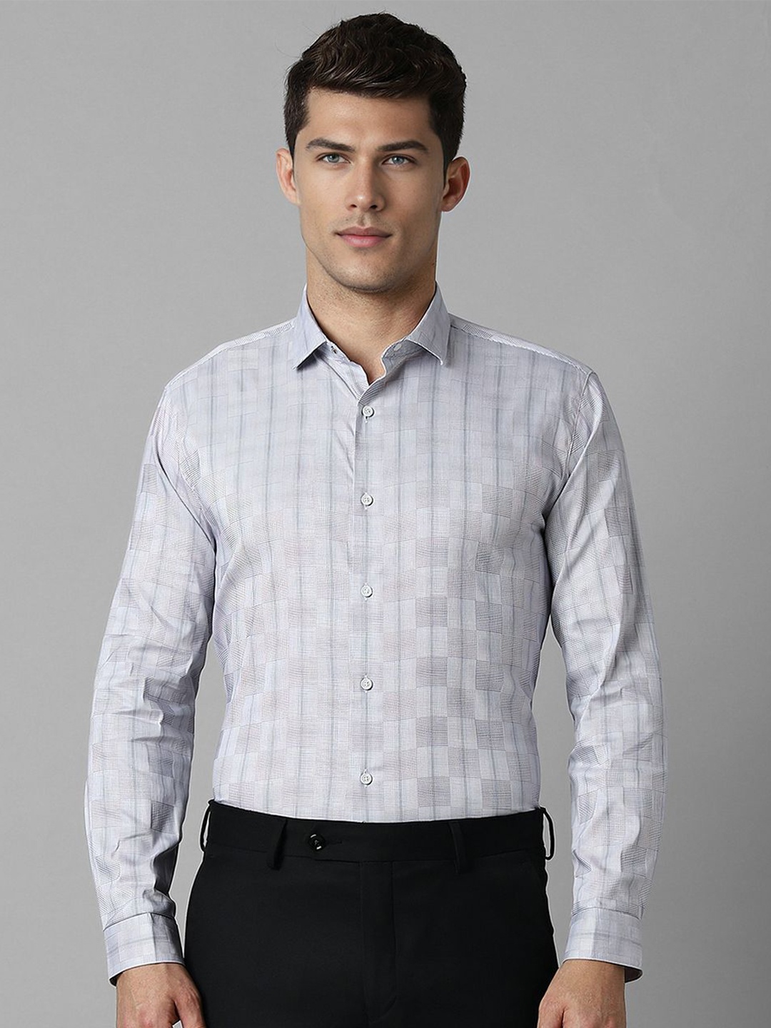 Louis Philippe Sport Men Super Spread Collar Checked Cotton Slim Fit Formal Shirt, Grey
Louis Philippe Sport Men Super Spread Collar Checked Cotton Slim Fit Formal Shirt, Grey
