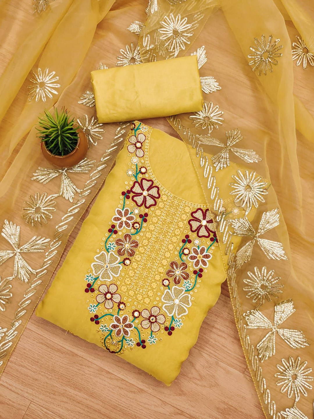 LeeliPeeri Designer Floral Embroidered Organza Unstitched Dress Material, Yellow
LeeliPeeri Designer Floral Embroidered Organza Unstitched Dress Material, Yellow