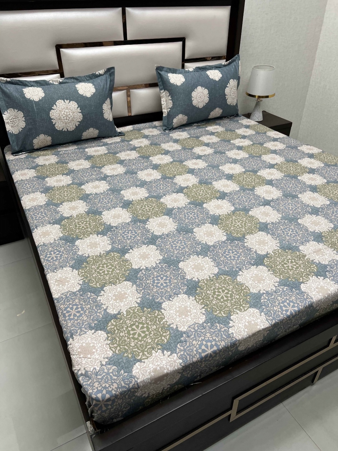Pure Decor Grey & White Ethnic Motifs Pure Cotton 240TC King Bedsheet with 2 Pillow Covers
Pure Decor Grey & White Ethnic Motifs Pure Cotton 240TC King Bedsheet with 2 Pillow Covers